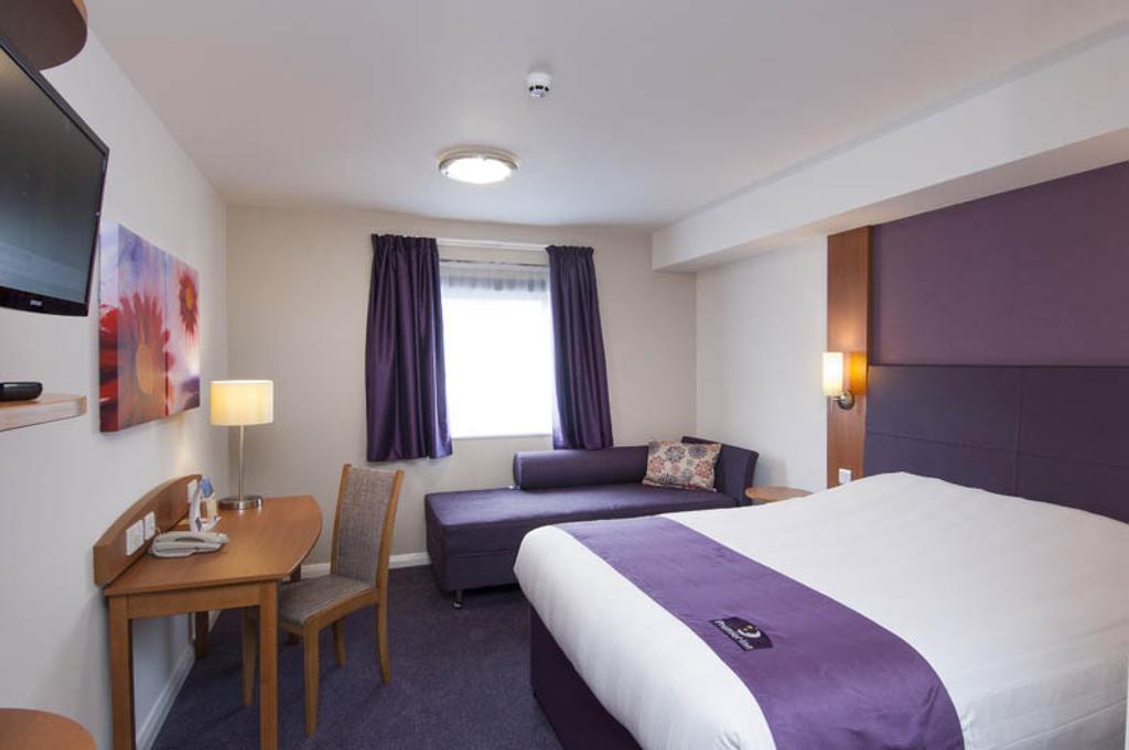 Premier Inn Stratford Upon Avon Waterways Номер фото