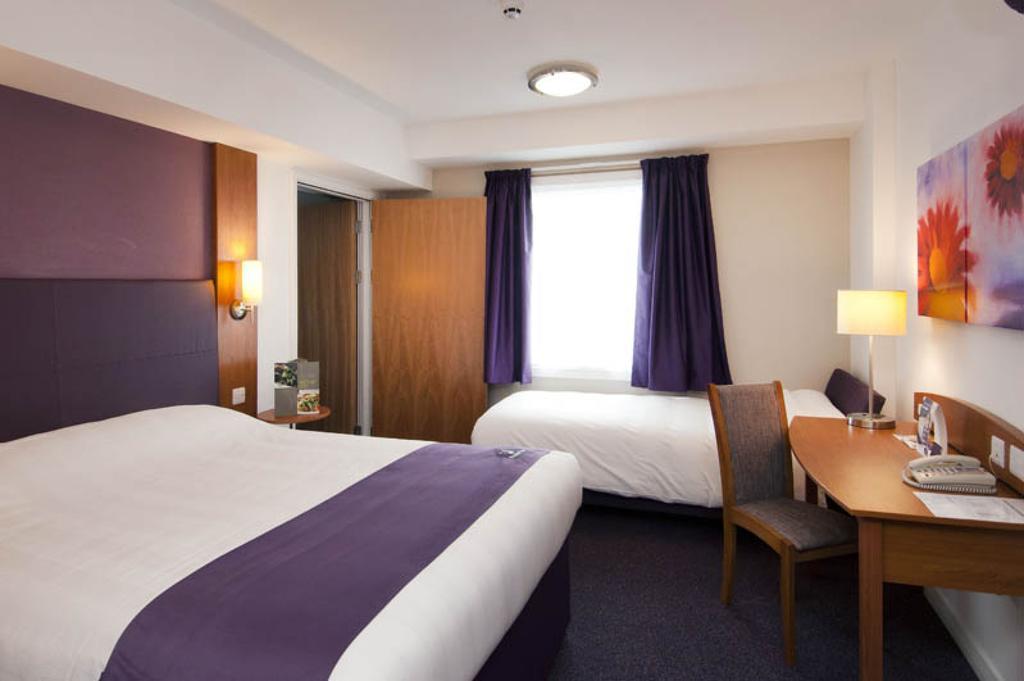 Premier Inn Stratford Upon Avon Waterways Номер фото