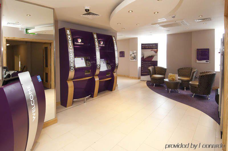 Premier Inn Stratford Upon Avon Waterways Экстерьер фото